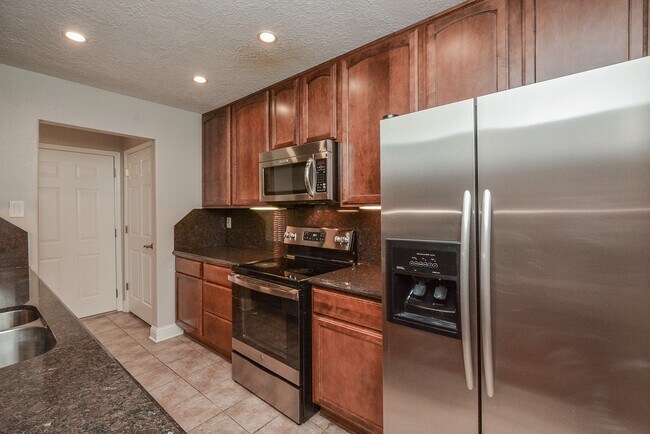 Foto del edificio - 13859 Hollowgreen Dr