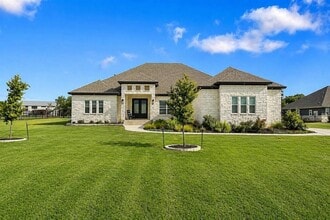 Building Photo - 1102 Woodpark Ln