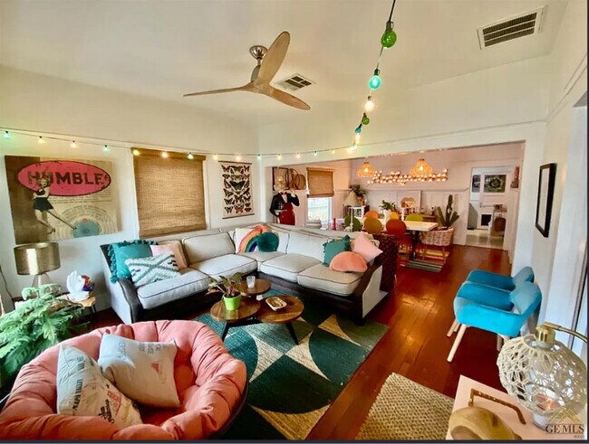 Building Photo - 1725 Maple Ave