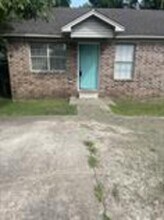 Building Photo - 306 N Pool St
