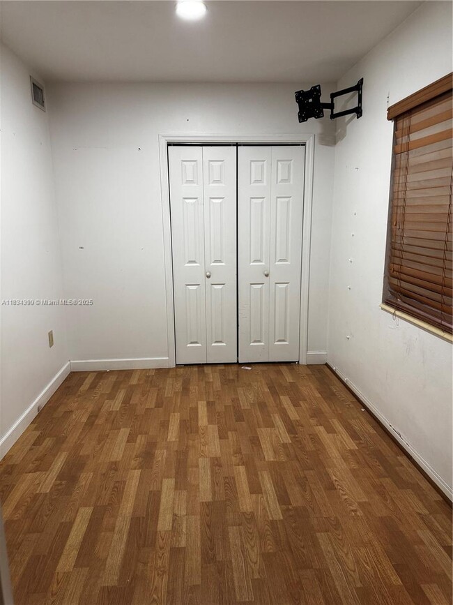 Foto del edificio - 3414 SW 25th St