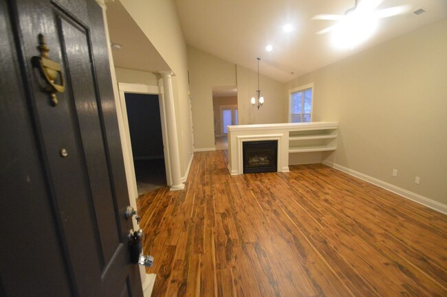 Building Photo - 11352 Deer Ridge Ln