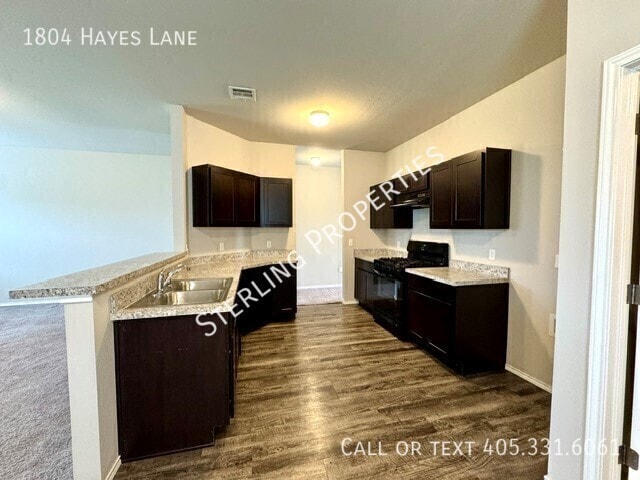 Photo - 1804 Hayes Ln House