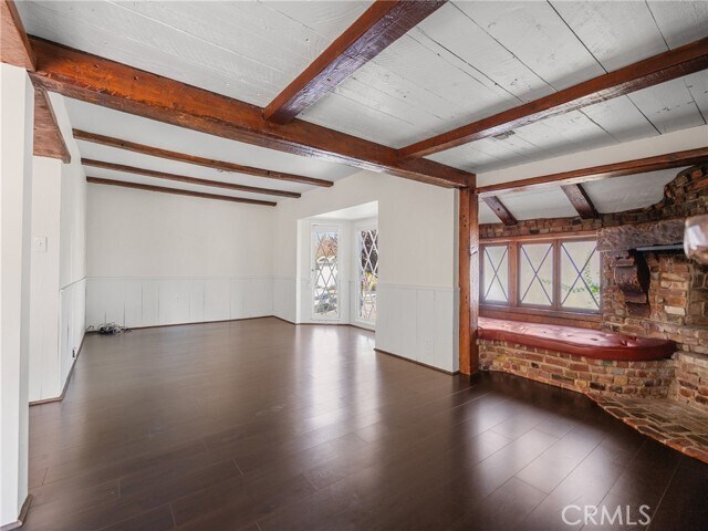 Foto del edificio - 2624 E 8th St
