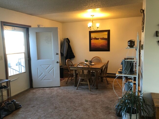 Dinette - 1512 Palmer Dr