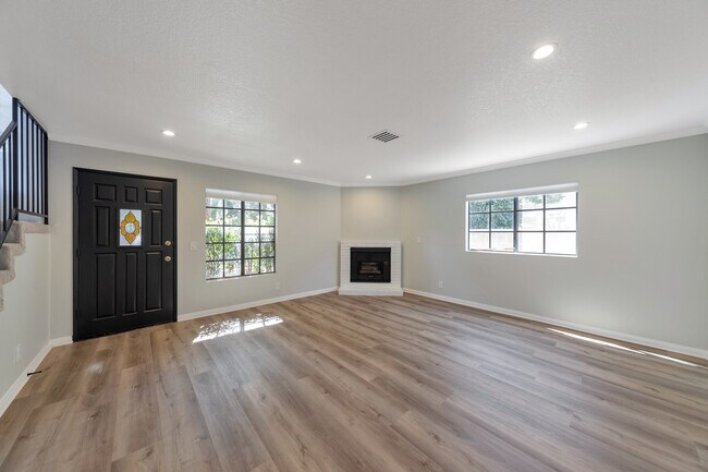 #2 - 4509 Vista Del Monte Ave