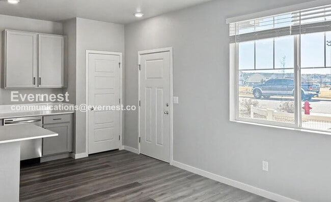 Foto del edificio - 235 Molinar St