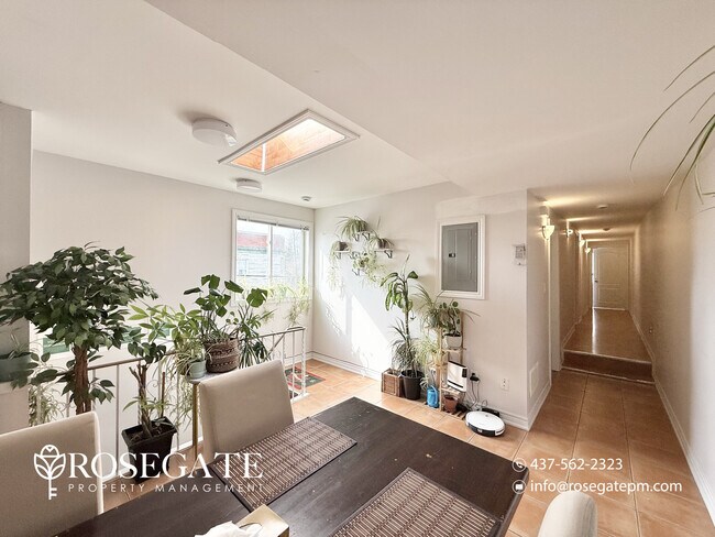 Building Photo - All-Inclusive 3-Bedroom Corner Apartment with Balcony & In-Unit Laundry – Toronto