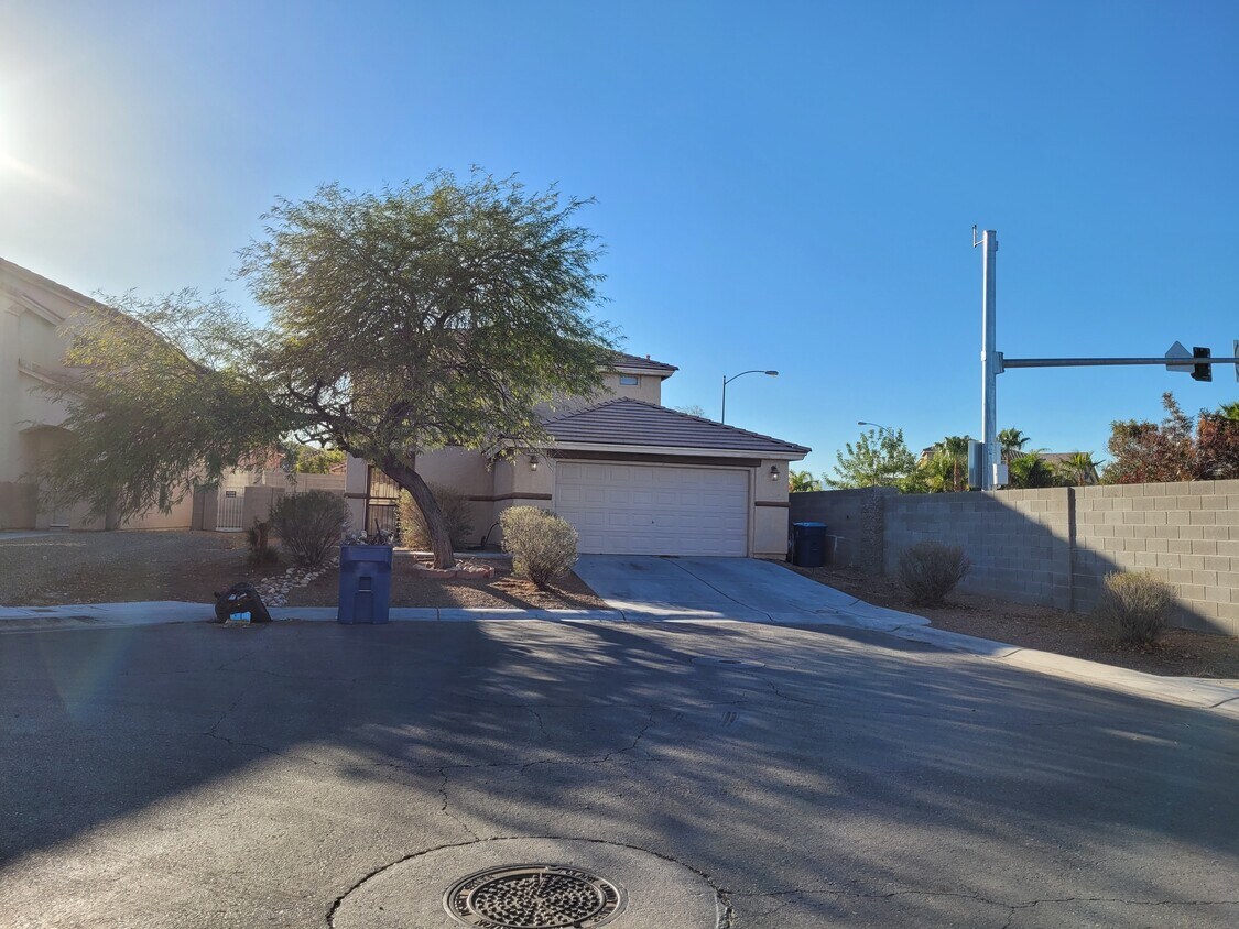 Primary Photo - 7705 Boswell Ct