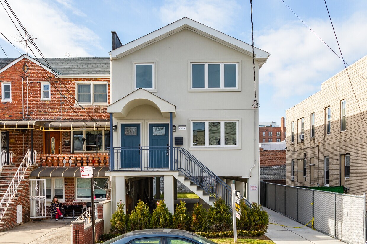 Building Photo - 2672 E 11th St