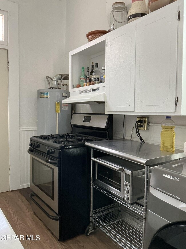 Building Photo - 308 Hills St