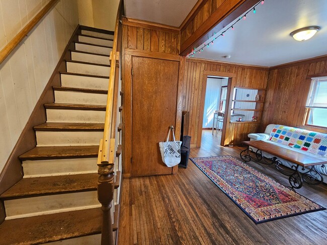 Building Photo - 4 bedroom House Close to U of M! Leasing for Fall 2026!