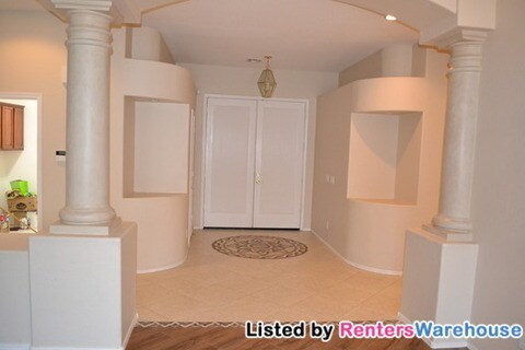 Building Photo - 2615 W Buist Ave