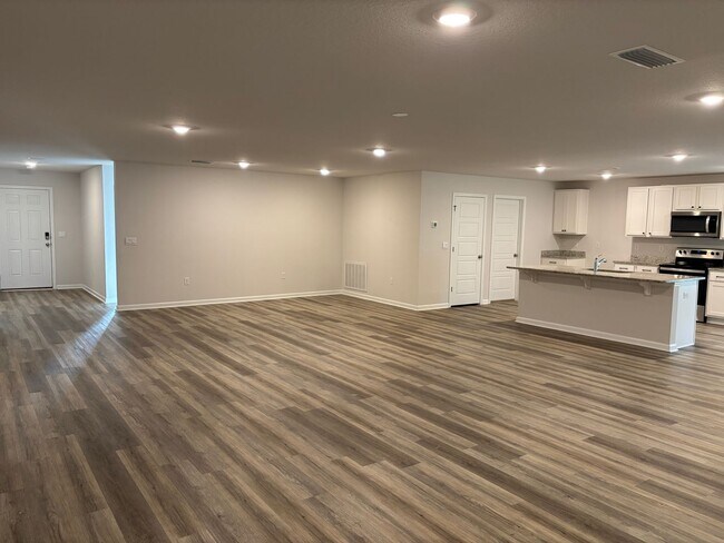 Foto del edificio - Spacious 5-Bedroom Home in Beulah!