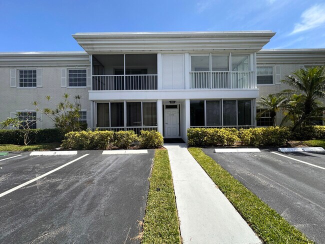 Foto del edificio - 6299 Bay Club Dr