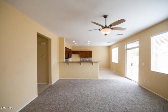 Foto del edificio - Gorgeous 4 Bed Laveen home in reputed Trai...