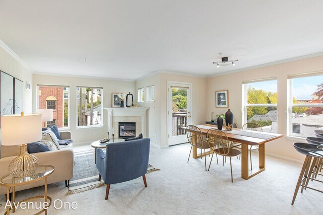 Building Photo - 3 br, 2 bath House - 1417 Queen Anne Ave N...