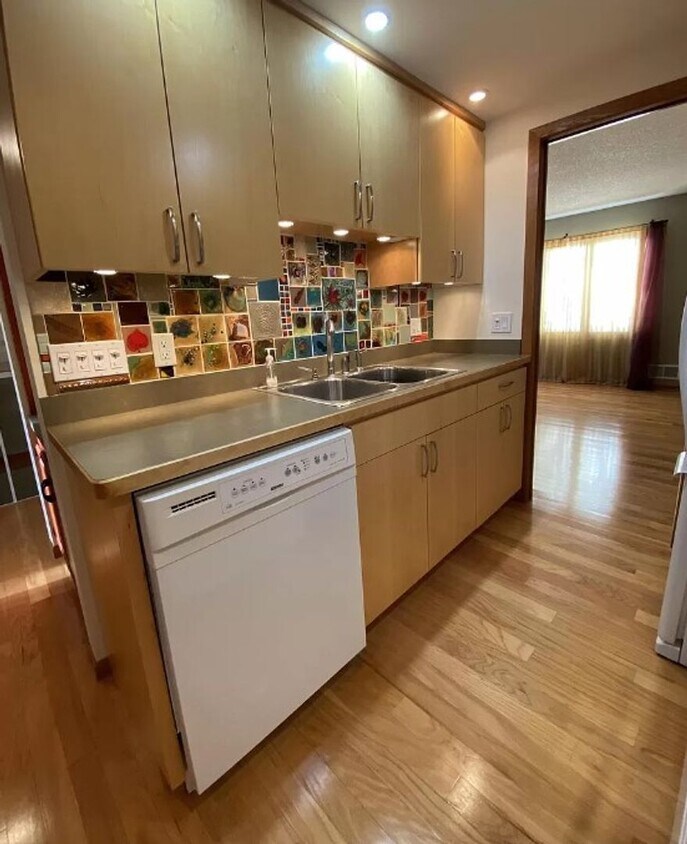 Primary Photo - Your Contemporary Haven in Minneapolis for...