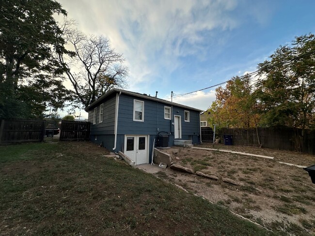 Building Photo - Two Bedroom home in the  Heart of Denver!