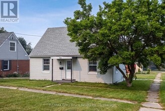 Building Photo - 701 5th St E