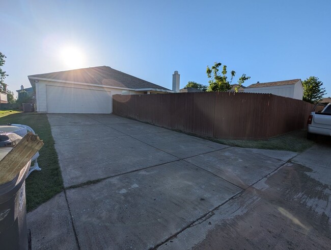 Building Photo - Spacious 4BR House in Wylie-10x10x10Storag...