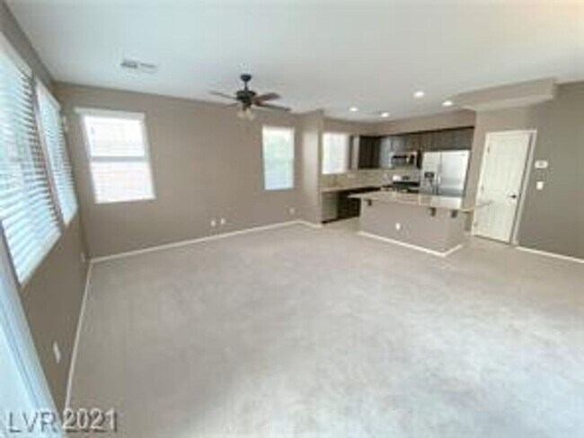 Foto del edificio - Lovely home with bedroom downstairs.