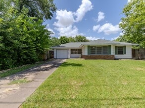 Building Photo - 4710 Glenmont St