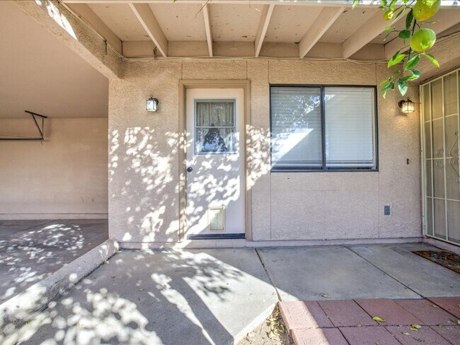 Foto del edificio - Modern 2 Bedroom 2 Bathroom home with comm...