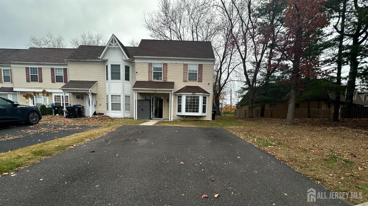 Foto principal - 8 Cosgrove Ct