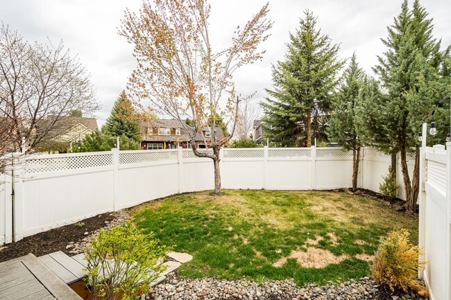 Building Photo - 3 Bed 2.5 Bath House with Air Conditioning