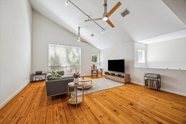 Foto del edificio - 2720 La Branch St