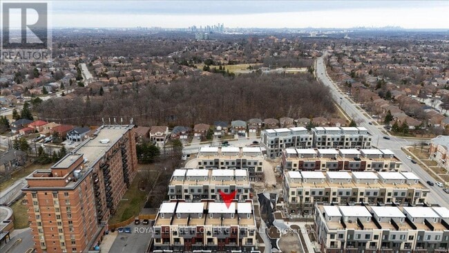 Building Photo - 3421 Ridgeway Dr