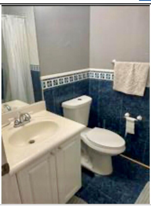 Building Photo - 872 NW 130th Ave