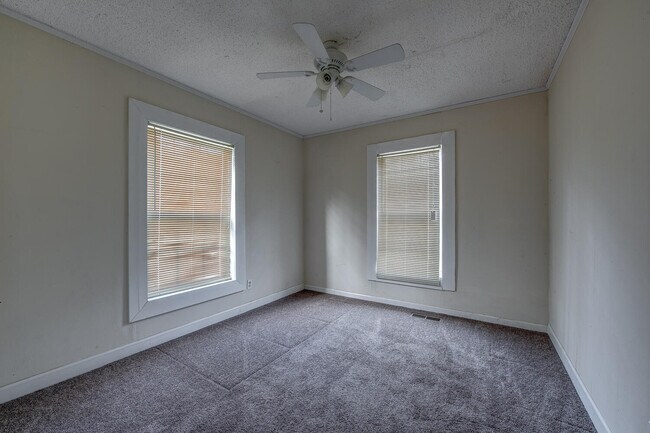 Building Photo - 111 Pindal Cir