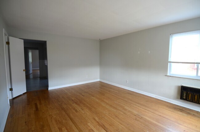 Building Photo - 4048 Longford Dr