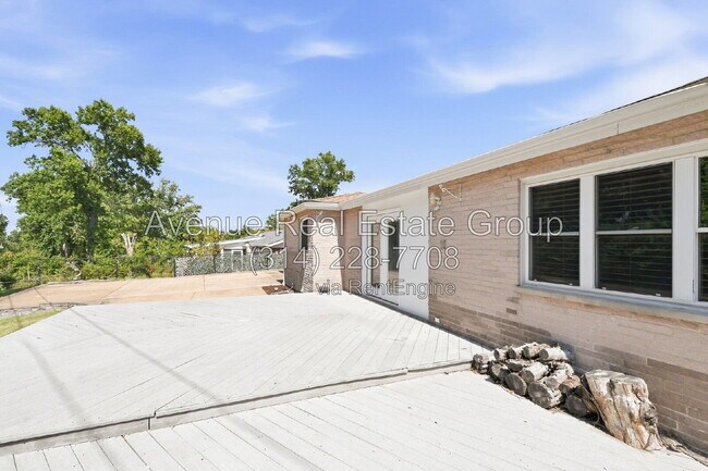 Foto del edificio - 959 Orchard Lakes Dr