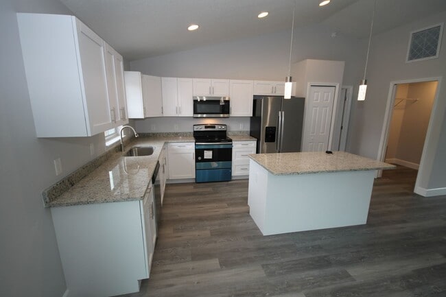 Building Photo - GORGEOUS 3 Bedroom, 2 Bathroom Home in Dun...