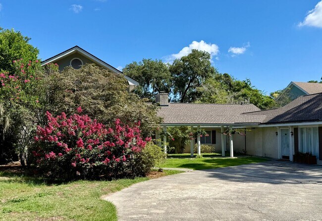 Foto del edificio - 807 Betz Creek Rd