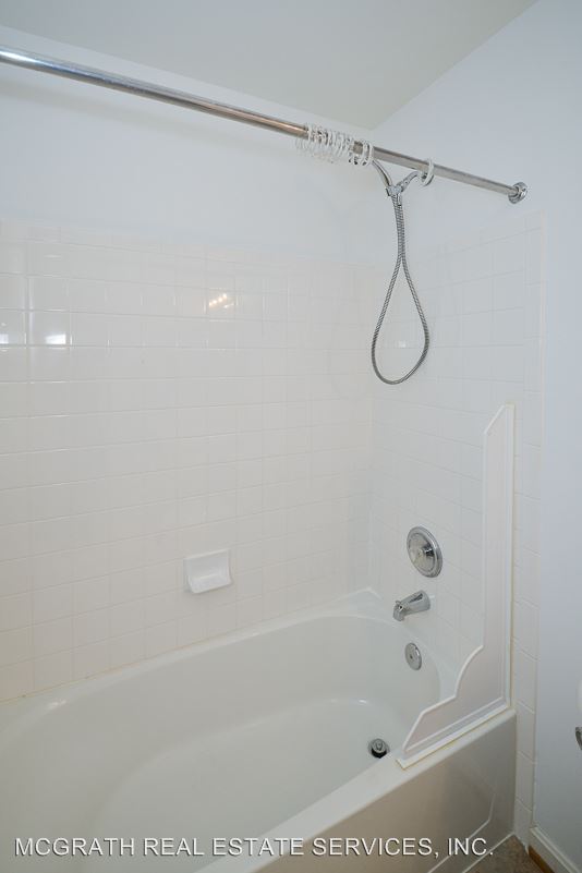 Building Photo - 43517 Kiplington Sq