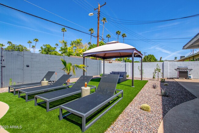 Foto del edificio - 8240 E Edgemont Ave