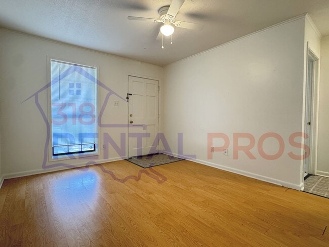 Building Photo - 106/108 Debra Ln
