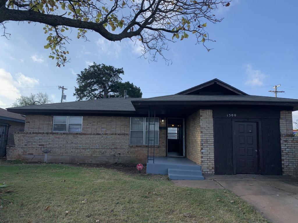 Foto principal - 1300 E Madison St
