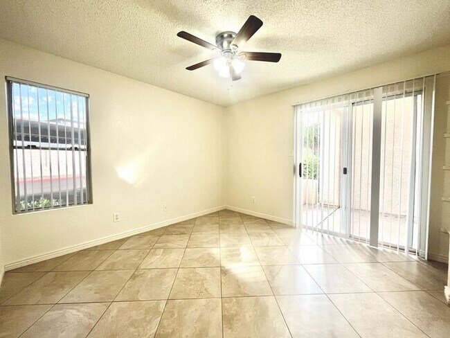 Foto del edificio - 16818 N 56th St