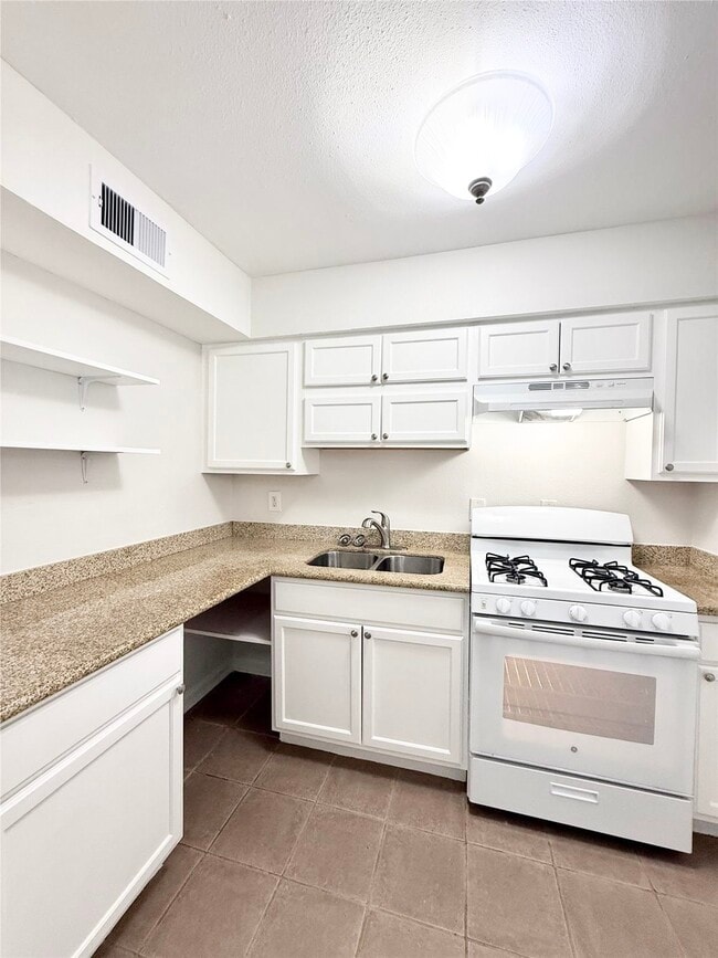 Foto del edificio - 1141 N Durham Dr