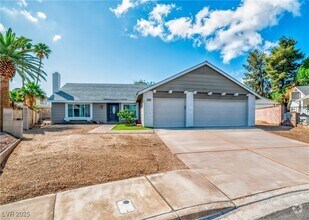 Building Photo - 727 Barrie Ct