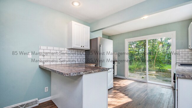 Foto del edificio - 2342 Rosewood Ave SE