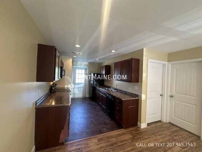 Foto del edificio - 31 Basketball Ct