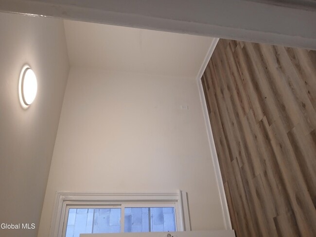 Building Photo - 405 3rd Ave