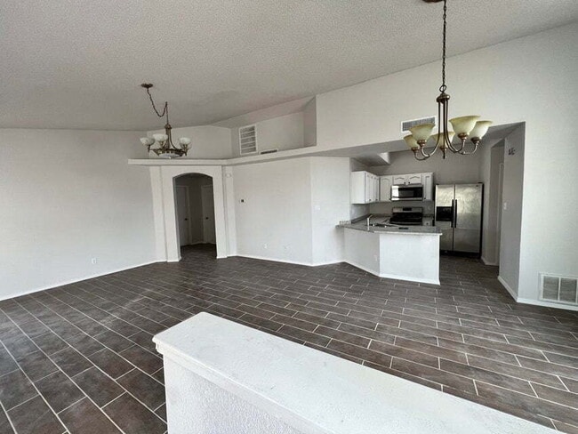 Building Photo - 3628 Tierra Alba Dr
