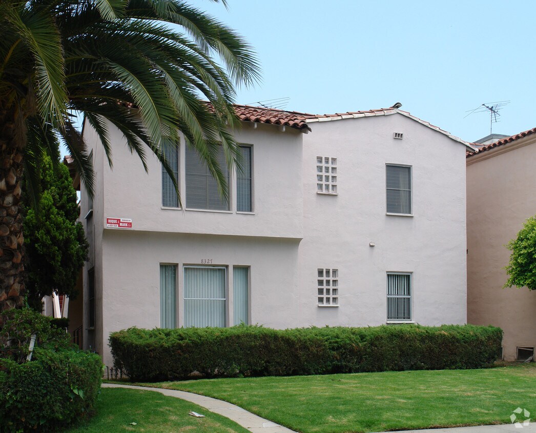 Foto del edificio - 8327 Blackburn Ave